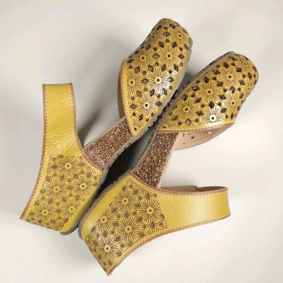 NIB L'ARTISTE Spikey Mary Jane Clogs Slip On Yellow Multi Floral EU 35 - US 5 - Picture 5 of 10